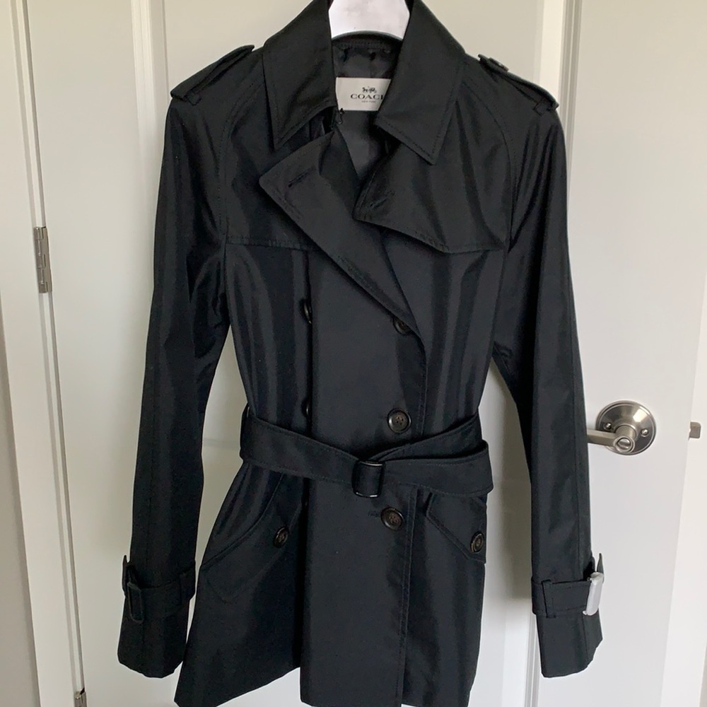 Coach Belted Raincoat. Black. Size XS.